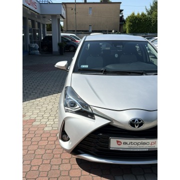 Toyota Yaris  Hatchback 2018,  1.5 benzyna - Na sprzedaż za 51 900 zł - Tarnowskie Góry - zdjęcie 11