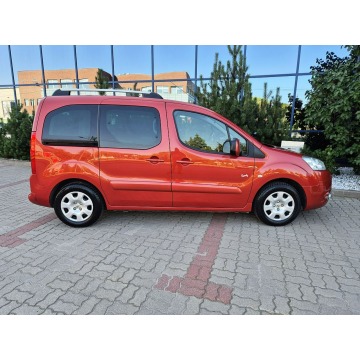 Peugeot Partner  Kombi 2011,  1.6 benzyna - Na sprzedaż za 19 999 zł - Warszawa - zdjęcie 2