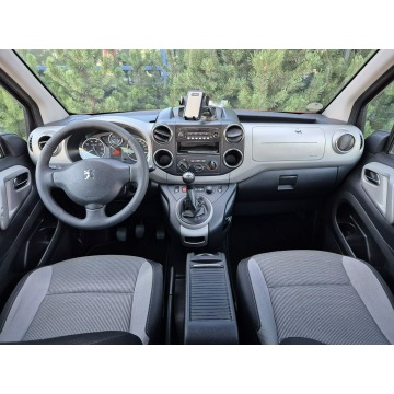 Peugeot Partner  Kombi 2011,  1.6 benzyna - Na sprzedaż za 19 999 zł - Warszawa - zdjęcie 4