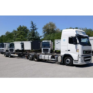 Volvo  2013,  12.8 diesel, automat - Na sprzedaż za 143 910 zł - Widełki - zdjęcie 1