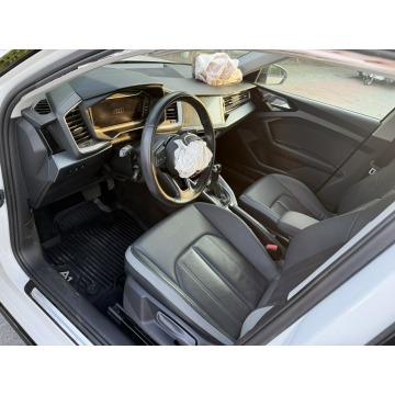 Audi A1  Hatchback 2019,  1.0 benzyna, automat - Na sprzedaż za 35 900 zł - Zielona Łąka - zdjęcie 5