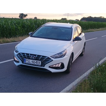 Hyundai i30  Kombi 2023,  1.0 benzyna, automat - Na sprzedaż za 56 000 zł - Słupca - zdjęcie 2