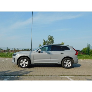 Volvo   SUV 2024,  2.0 benzyna, automat - Na sprzedaż za 147 777 zł - Żyrardów - zdjęcie 2