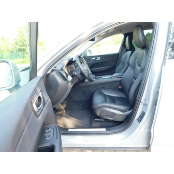 Volvo   SUV 2024,  2.0 benzyna, automat - Na sprzedaż za 147 777 zł - Żyrardów - zdjęcie 12