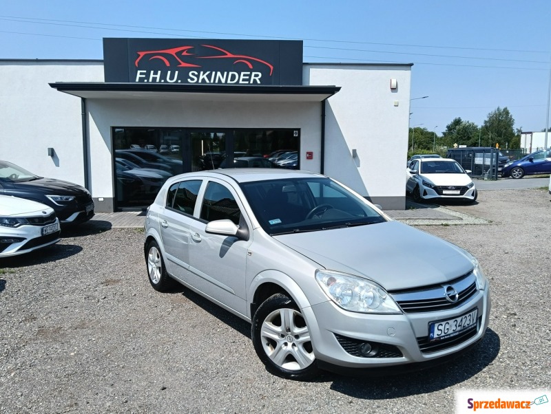 Opel Astra  Hatchback 2009,  1.6 benzyna+LPG - Na sprzedaż za 10 999 zł - Chrzanów