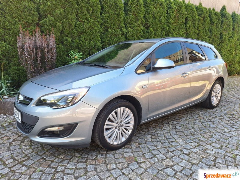 Opel Astra  Kombi 2014,  1.4 benzyna - Na sprzedaż za 19 900 zł - Siewierz