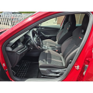 Skoda Octavia  Hatchback 2023,  2.0 benzyna, automat - Na sprzedaż za 95 900 zł - Nasiegniewo - zdjęcie 10