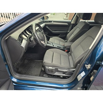 Volkswagen Passat  Kombi 2023,  2.0 diesel, automat - Na sprzedaż za 78 900 zł - Nasiegniewo - zdjęcie 10