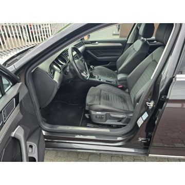 Volkswagen Passat  Sedan/Limuzyna 2022,  1.5 benzyna - Na sprzedaż za 72 900 zł - Nasiegniewo - zdjęcie 10