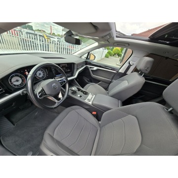 Volkswagen Touareg  SUV 2021,  3.0 diesel, automat - Na sprzedaż za 149 900 zł - Nasiegniewo - zdjęcie 11