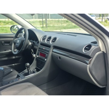 Seat Exeo  Kombi 2012,  2.0 diesel - Na sprzedaż za 9 900,00 zł - Piekoszów - zdjęcie 8
