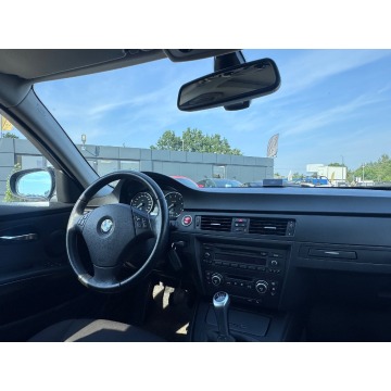 BMW Seria 3  Kombi 2009,  2.0 benzyna - Na sprzedaż za 18 900 zł - Michałowice-Wieś - zdjęcie 10