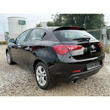 Alfa Romeo Giulietta  Hatchback 2010,  1.4 benzyna - Na sprzedaż za 16 900 zł - Kutno - zdjęcie 8