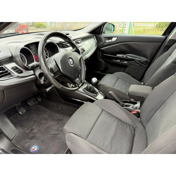 Alfa Romeo Giulietta  Hatchback 2010,  1.4 benzyna - Na sprzedaż za 16 900 zł - Kutno - zdjęcie 10