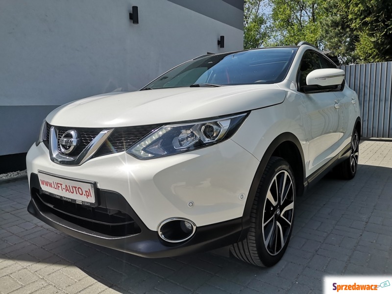 Nissan Qashqai 2014,  1.2 benzyna - Na sprzedaż za 43 900 zł - Strzegom