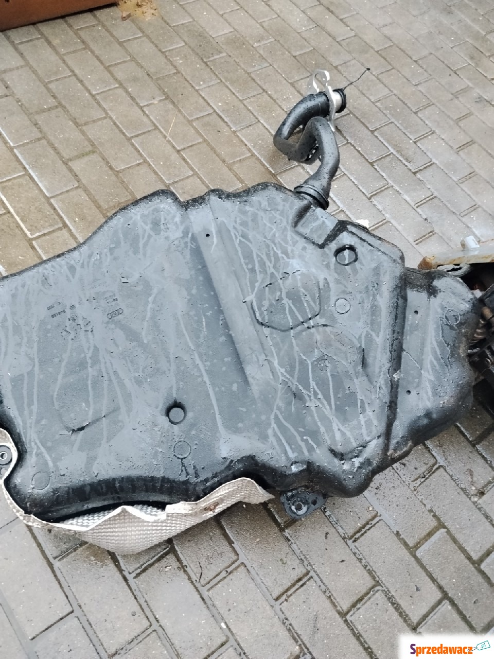 Zbiornik paliwa Audi a4 b9 przed...