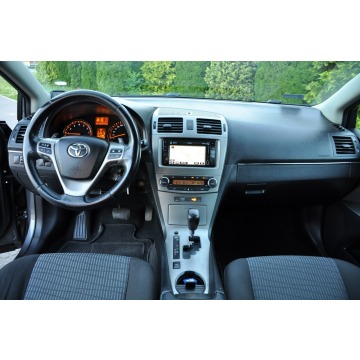 Toyota Avensis  Kombi 2011,  1.8 benzyna, automat - Na sprzedaż za 26 900 zł - Ostrów Mazowiecka - zdjęcie 2