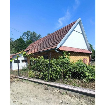 Dom w Samocicach z działką 18,49 ara