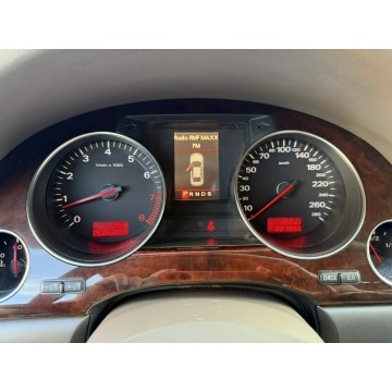 Audi A8  Sedan/Limuzyna 2005,  4.2 benzyna, automat - Na sprzedaż za 38 700 zł - Końskie - zdjęcie 11