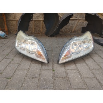 Lampy przednie Ford Focus Mk2 lift kombi stan bardzo dobry