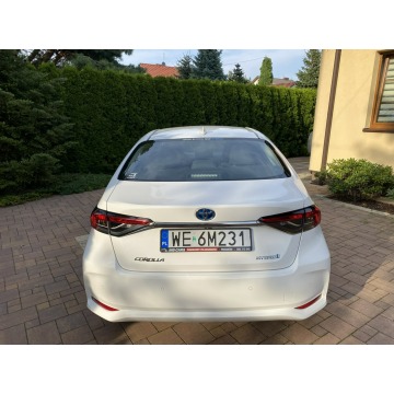 Toyota Corolla  Sedan/Limuzyna 2022,  1.8 hybryda, automat - Na sprzedaż za 76 900 zł - Pruszków - zdjęcie 11