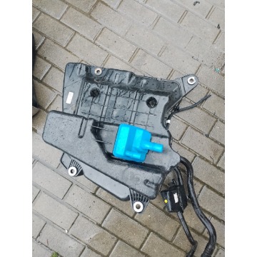 Zbiornik ad blue Audi a4 b9 przed lift 2.0 TDI... - Pozostałe części - Zbąszyń - zdjęcie 1