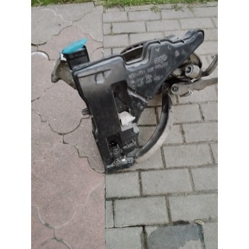 Zbiornik spryskiwaczy Audi a4 b9 przed lift AVANT - Pozostałe części - Zbąszyń - zdjęcie 1