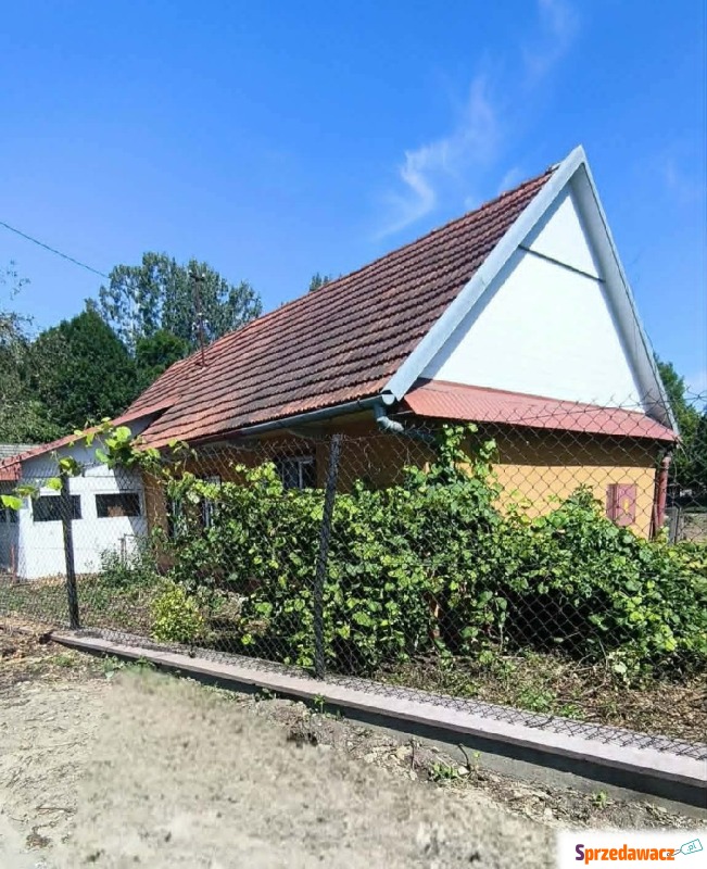 Sprzedam dom Samocice -  wolnostojący parterowy,  pow.  80 m2,  działka:   1849 m2