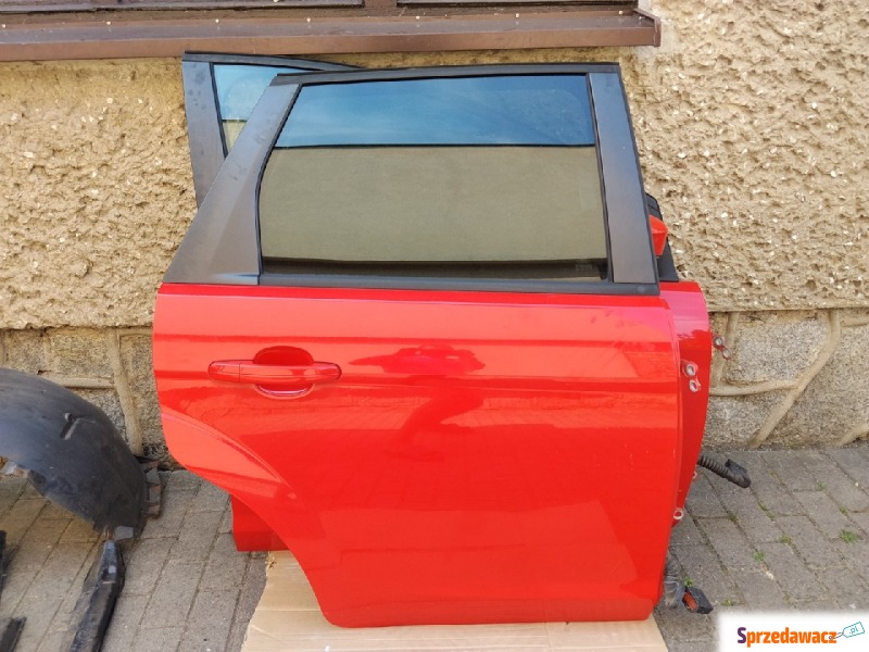 Drzwi prawe tył do Forda Focus Mk2 lift kombi... - Części blacharskie - Zbąszyń