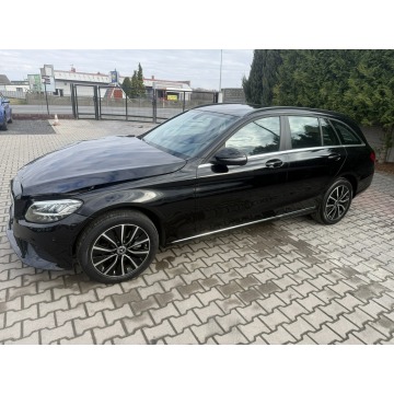 Mercedes - Benz C-klasa  Kombi 2019,  2.0 diesel, automat - Na sprzedaż za 37 900 zł - Zielona Łąka - zdjęcie 4