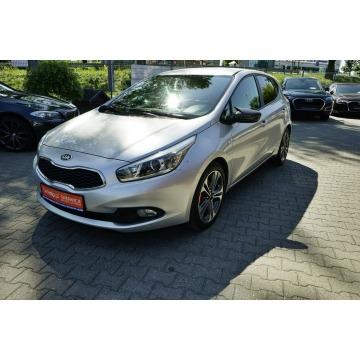 Kia Ceed  Hatchback 2013,  1.6 diesel - Na sprzedaż za 21 400 zł - Płock - zdjęcie 2
