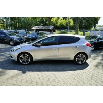 Kia Ceed  Hatchback 2013,  1.6 diesel - Na sprzedaż za 21 400 zł - Płock - zdjęcie 4
