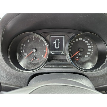 Volkswagen Polo  Hatchback 2015,  1.0 benzyna - Na sprzedaż za 27 900 zł - Ruda Śląska - zdjęcie 6