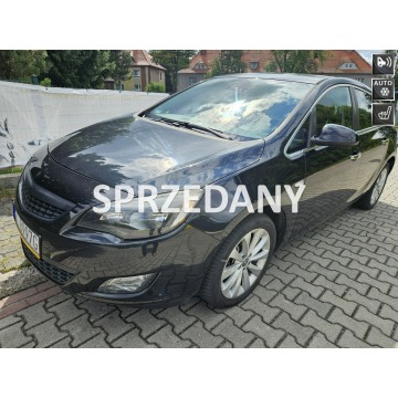Opel Astra - Klimatronic x2 / Podgrzewane fotele + kierownica / Tempomat / 6 Biegów