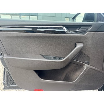 Skoda Superb  Sedan/Limuzyna 2019,  2.0 diesel, automat - Na sprzedaż za 87 500 zł - Michałowice-Wieś - zdjęcie 11