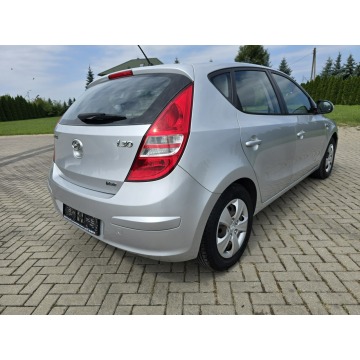 Hyundai i30  Hatchback 2010,  1.6 benzyna - Na sprzedaż za 14 900 zł - Kutno - zdjęcie 9