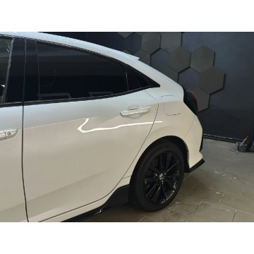 Honda Civic  Hatchback 2021,  1.5 benzyna, automat - Na sprzedaż za 94 800 zł - Mogilno - zdjęcie 3
