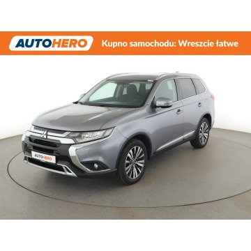 Mitsubishi Outlander - automat navi kamera grzane fotele auto klima