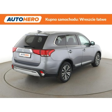 Mitsubishi Outlander  SUV 2018,  2.0 benzyna, automat - Na sprzedaż za 70 300 zł - Warszawa - zdjęcie 7