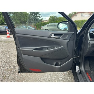 Hyundai Tucson  SUV 2016,  1.7 diesel, automat - Na sprzedaż za 61 900 zł - Warszawa - zdjęcie 11