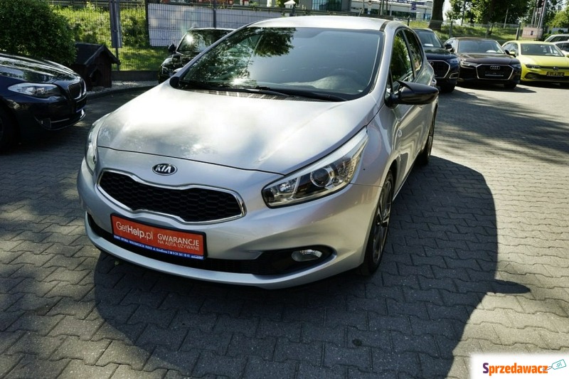 Kia Ceed  Hatchback 2013,  1.6 diesel - Na sprzedaż za 21 400 zł - Płock