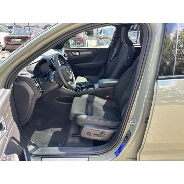 Volvo   SUV 2023,  2.0 benzyna, automat - Na sprzedaż za 124 800 zł - Jawczyce - zdjęcie 10