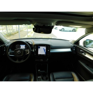 Volvo   SUV 2021,  2.0 diesel, automat - Na sprzedaż za 88 888 zł - Żyrardów - zdjęcie 6