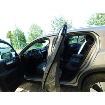 Volvo   SUV 2021,  2.0 diesel, automat - Na sprzedaż za 88 888 zł - Żyrardów - zdjęcie 11