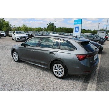 Skoda Octavia  Kombi 2022,  2.0 diesel - Na sprzedaż za 70 900 zł - Warszawa - zdjęcie 9