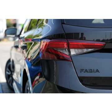 Skoda Fabia  Hatchback 2024,  1.0 benzyna, automat - Na sprzedaż za 85 900 zł - Tychy - zdjęcie 9