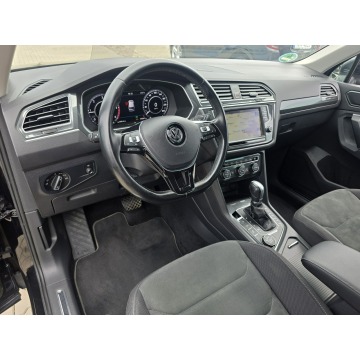Volkswagen Tiguan  SUV 2017,  2.0 diesel, automat - Na sprzedaż za 77 900 zł - Gniezno - zdjęcie 11