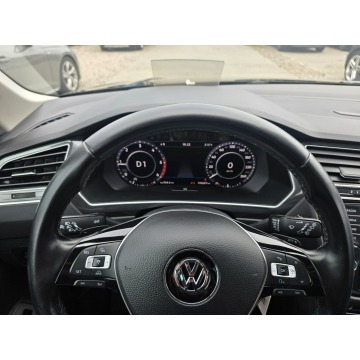 Volkswagen Tiguan  SUV 2017,  2.0 diesel, automat - Na sprzedaż za 77 900 zł - Gniezno - zdjęcie 9