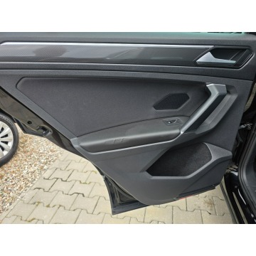 Volkswagen Tiguan  SUV 2017,  2.0 diesel, automat - Na sprzedaż za 77 900 zł - Gniezno - zdjęcie 12