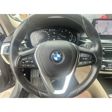 BMW Seria 5  Kombi 2020,  2.0 diesel, automat - Na sprzedaż za 99 500 zł - Kobylnica - zdjęcie 8